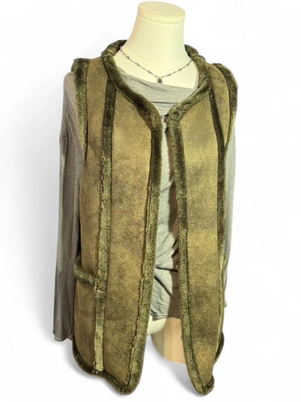 Forever 21 Olive Faux Shearling panel Vest Y2K burning man snow